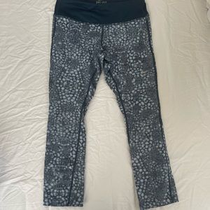 Nike capri leggings